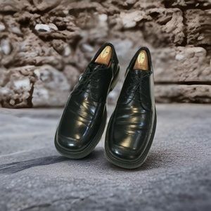 NWOT or Box Black Leather Oxford Shoes by
Bostonian made in Italy. Size 10.5M